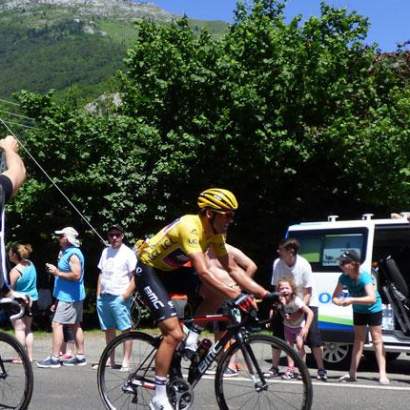 tour de france camping hautes pyrenees les loisirs du camping de la séoube proche de bagnères de bigorre occitanie