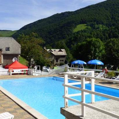 piscine couverte chauffee camping oree des monts bagneres de bigorre les loisirs du camping de la séoube proche de bagnères de bigorre occitanie