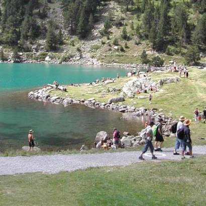 lac de gaube et randonnée hautes pyrenees camping au coeur des hautes pyrénées occitanie
